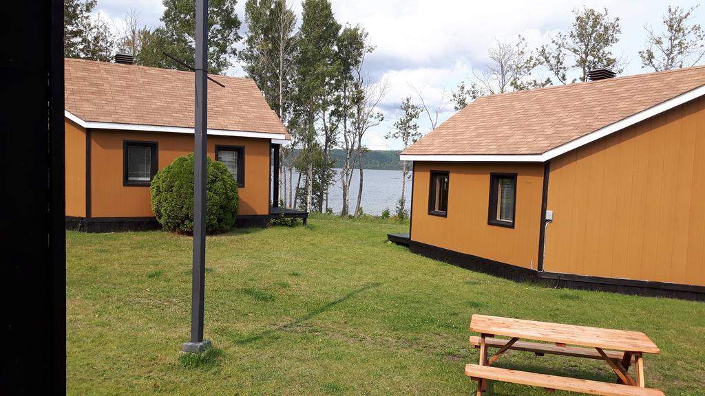 Chalets Du Lac Matapedia Val-Brillant المظهر الخارجي الصورة